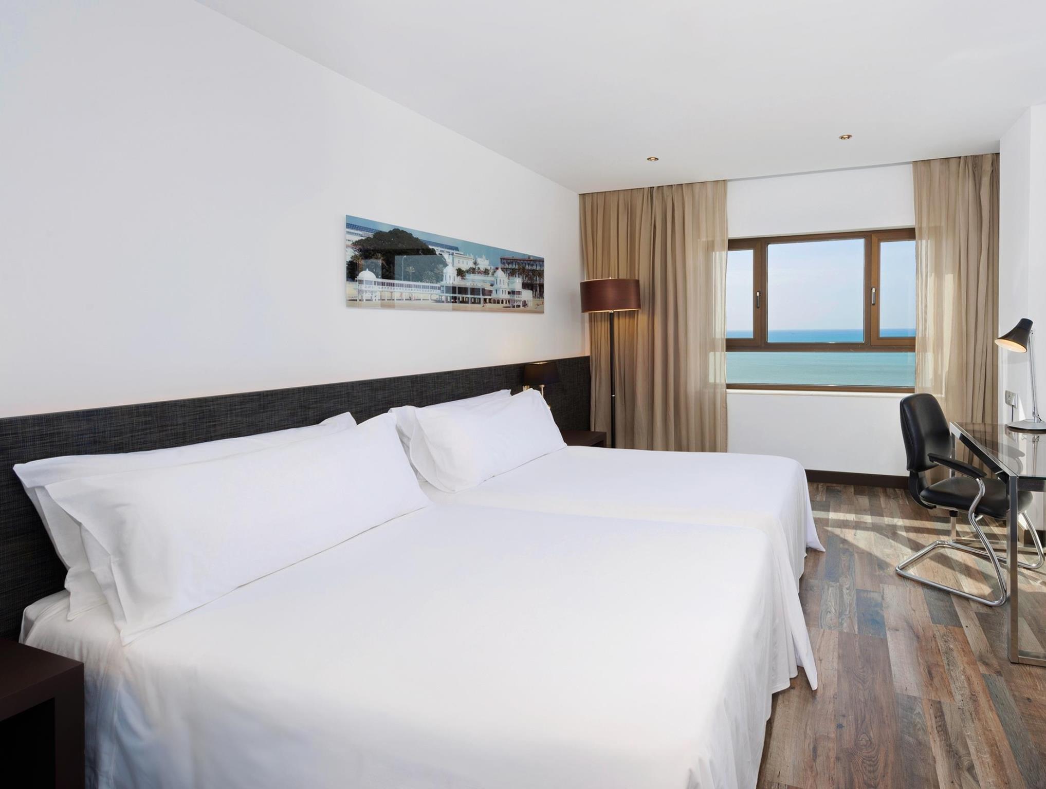 Hotel Cadiz Paseo Del Mar, Affiliated By Melia מראה חיצוני תמונה