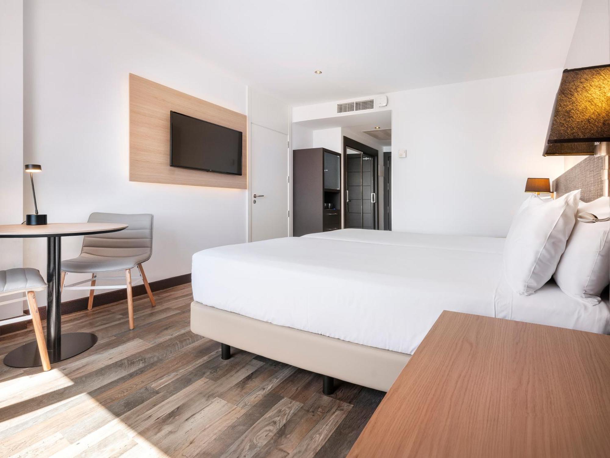 Hotel Cadiz Paseo Del Mar, Affiliated By Melia מראה חיצוני תמונה