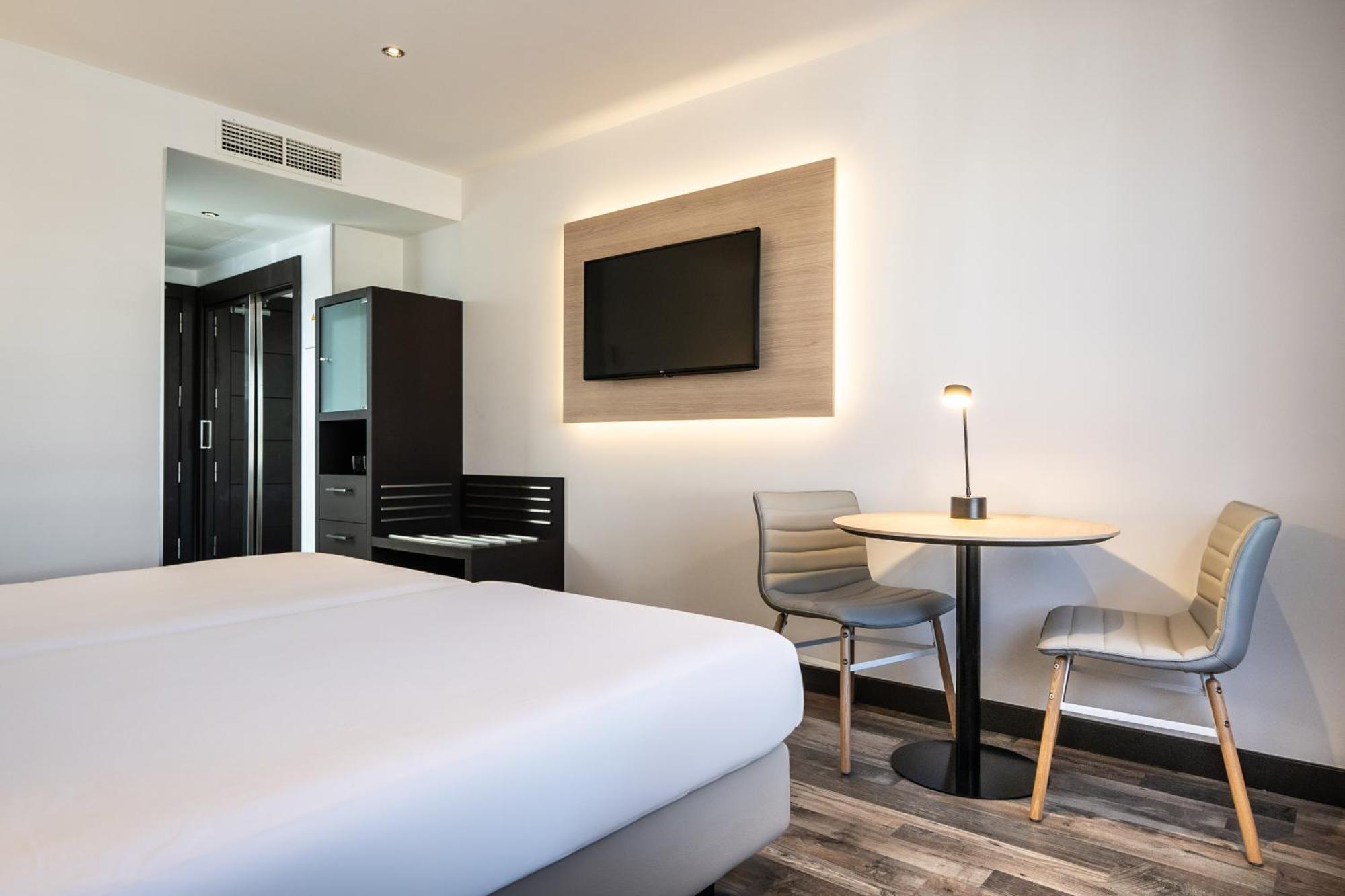 Hotel Cadiz Paseo Del Mar, Affiliated By Melia מראה חיצוני תמונה