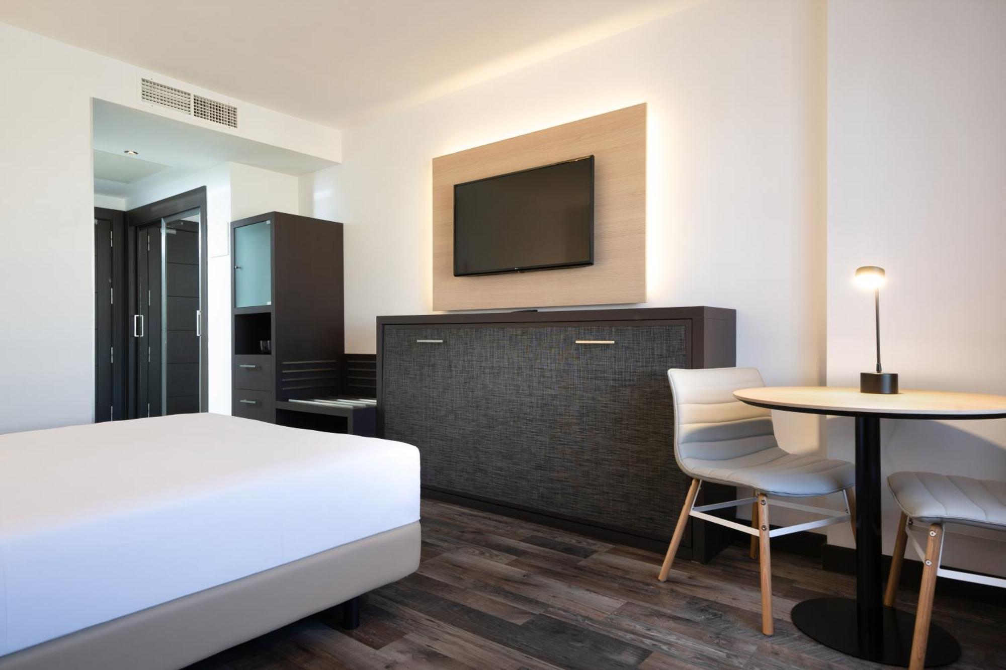 Hotel Cadiz Paseo Del Mar, Affiliated By Melia מראה חיצוני תמונה