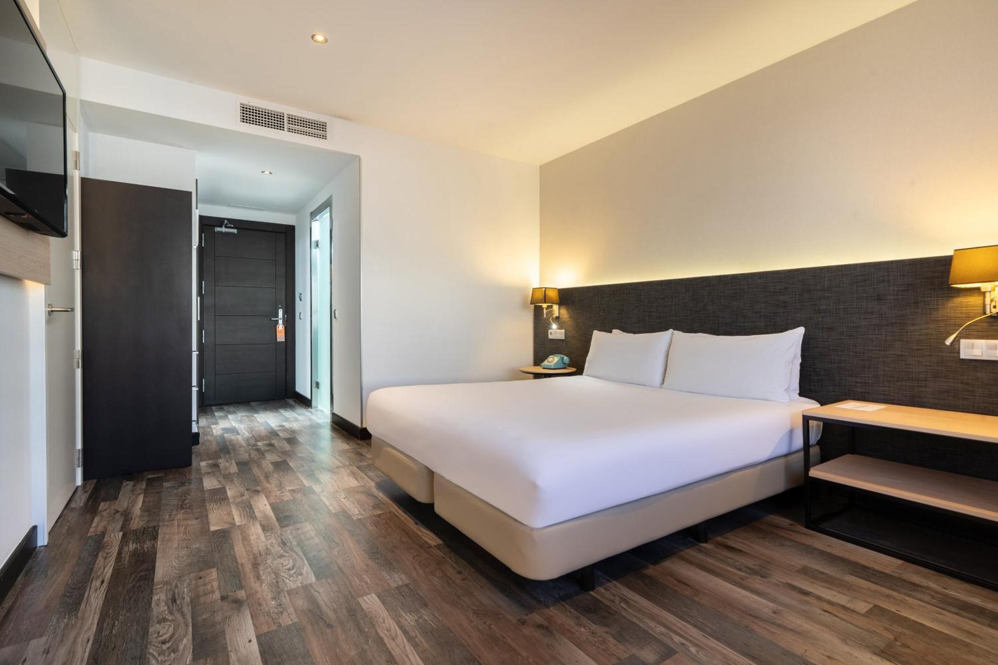 Hotel Cadiz Paseo Del Mar, Affiliated By Melia מראה חיצוני תמונה