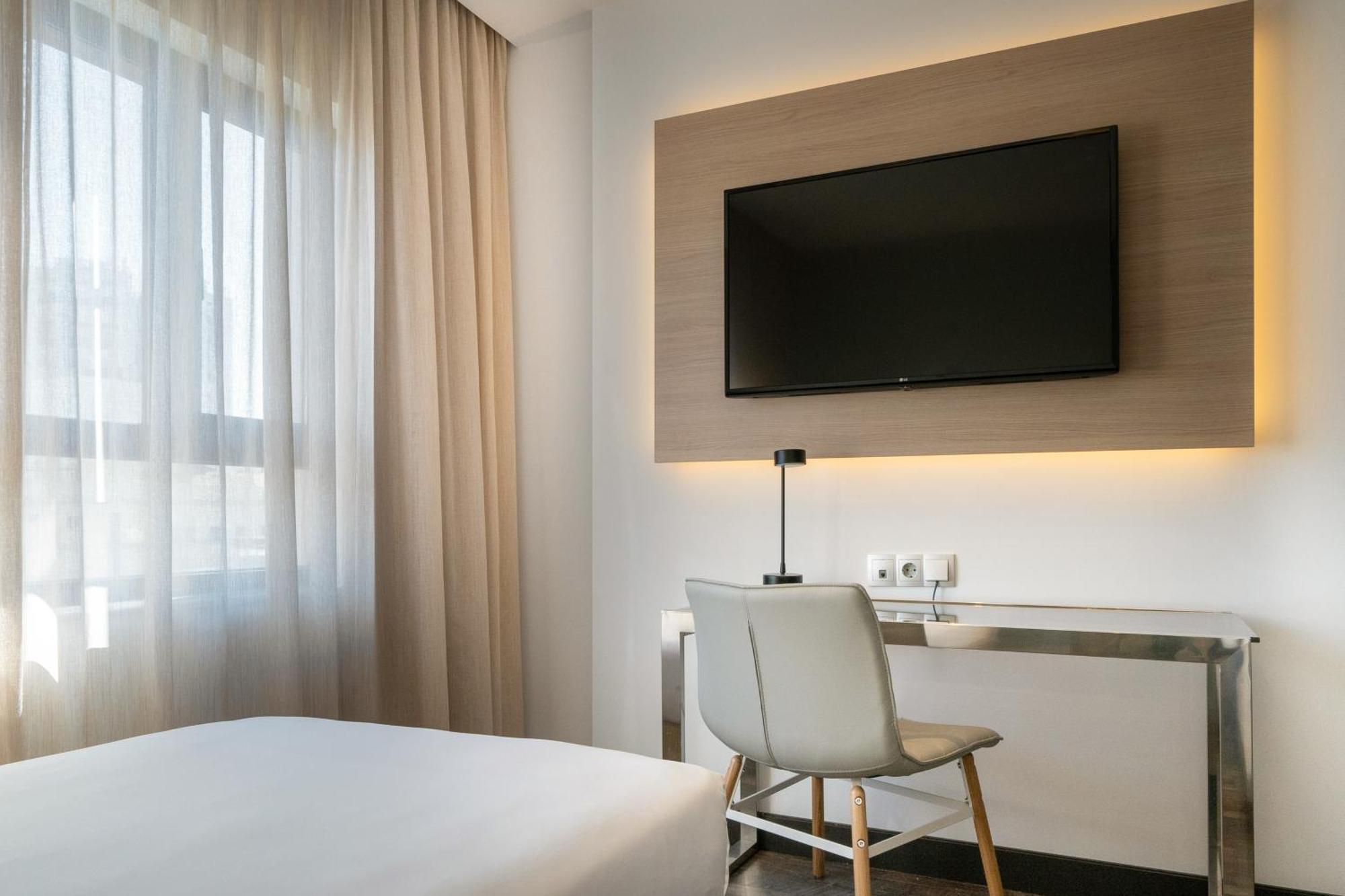 Hotel Cadiz Paseo Del Mar, Affiliated By Melia מראה חיצוני תמונה