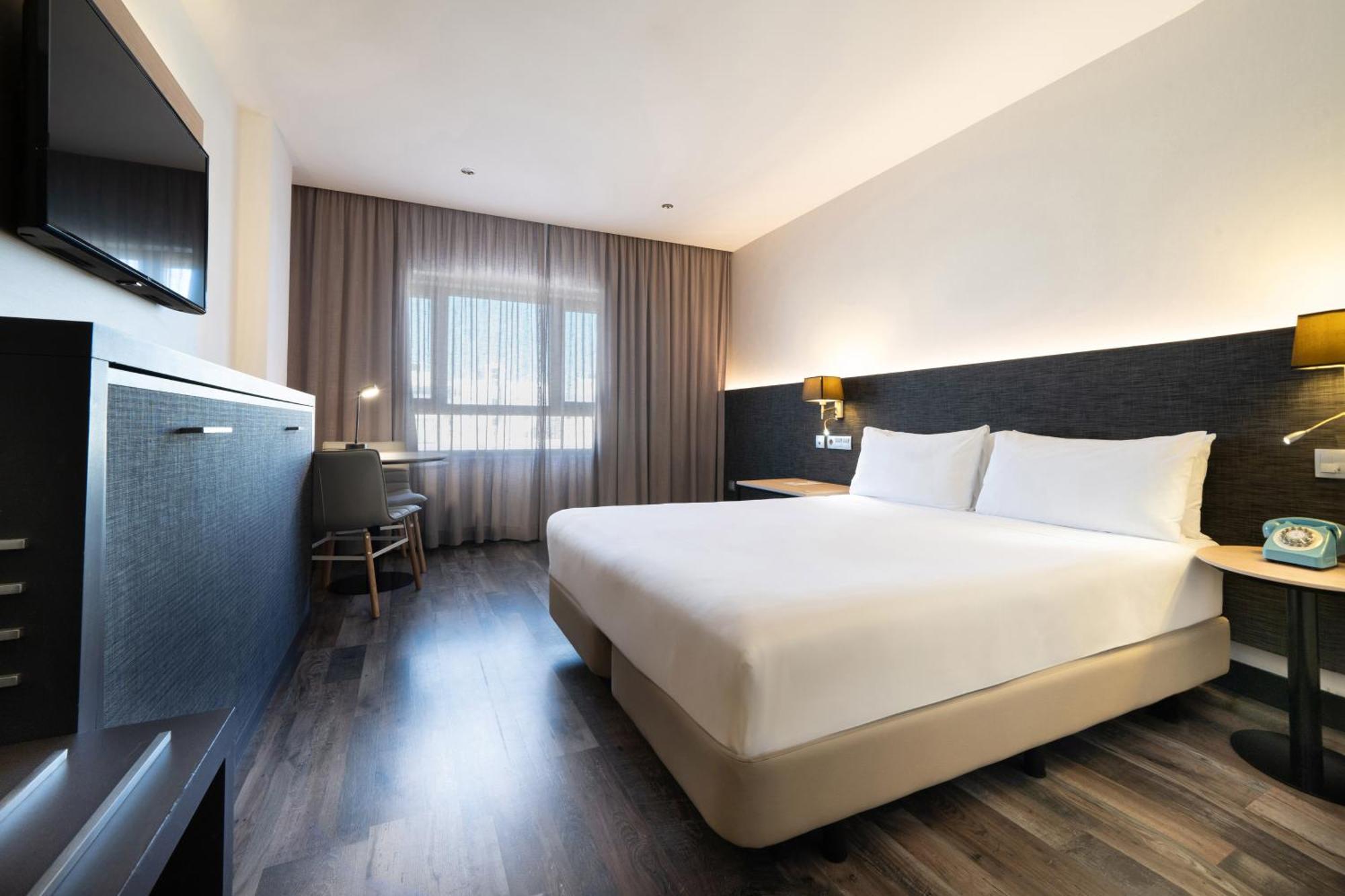 Hotel Cadiz Paseo Del Mar, Affiliated By Melia מראה חיצוני תמונה