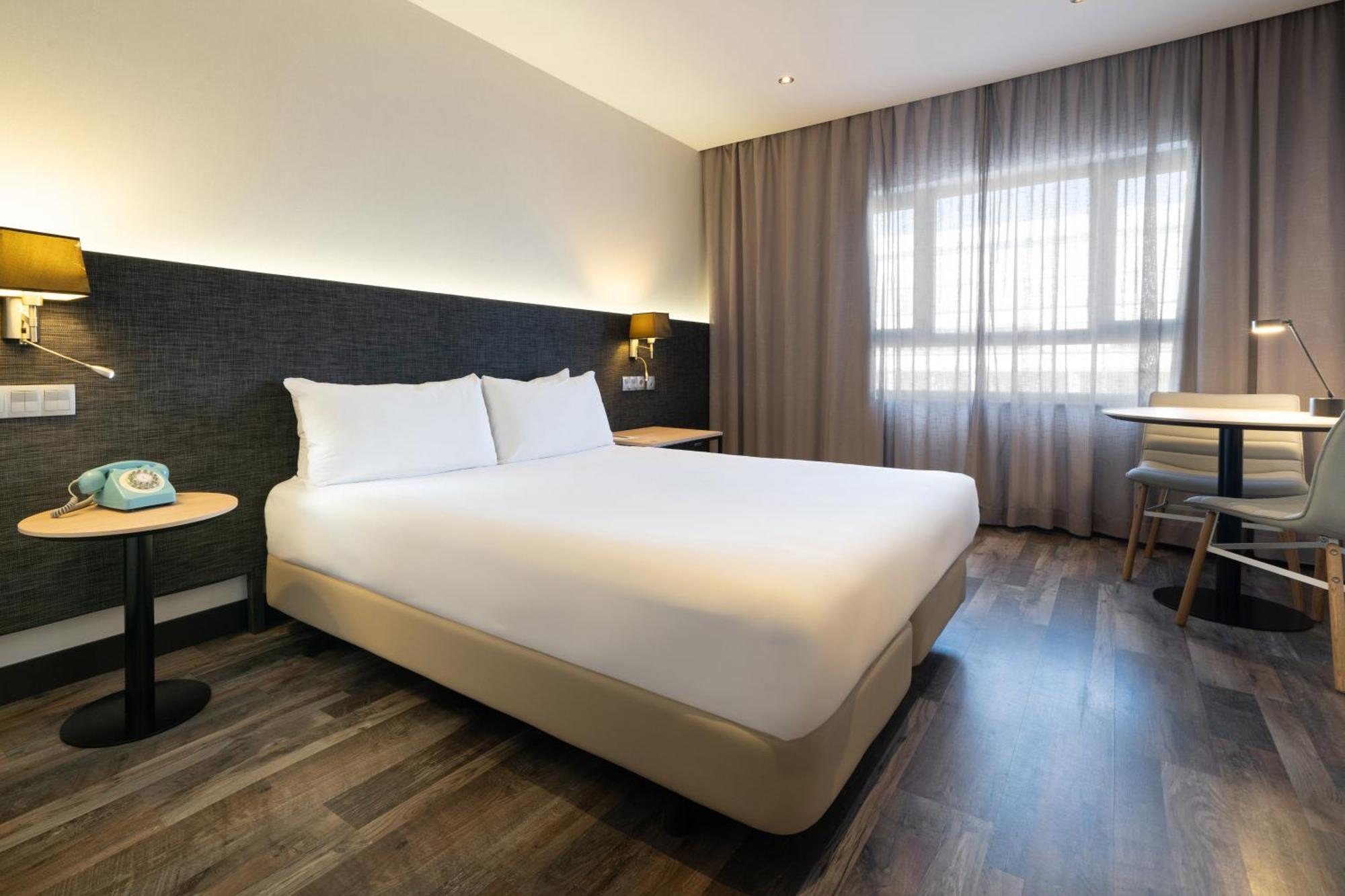 Hotel Cadiz Paseo Del Mar, Affiliated By Melia מראה חיצוני תמונה