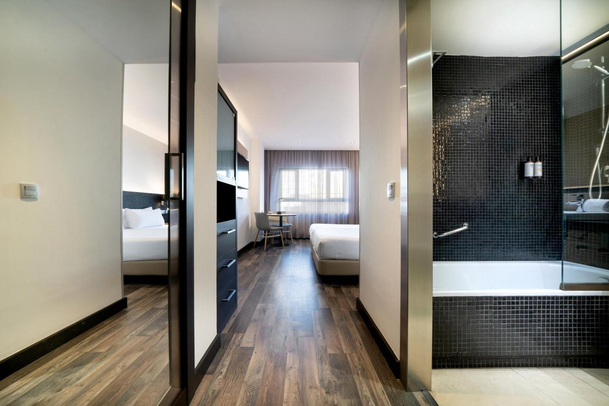 Hotel Cadiz Paseo Del Mar, Affiliated By Melia מראה חיצוני תמונה