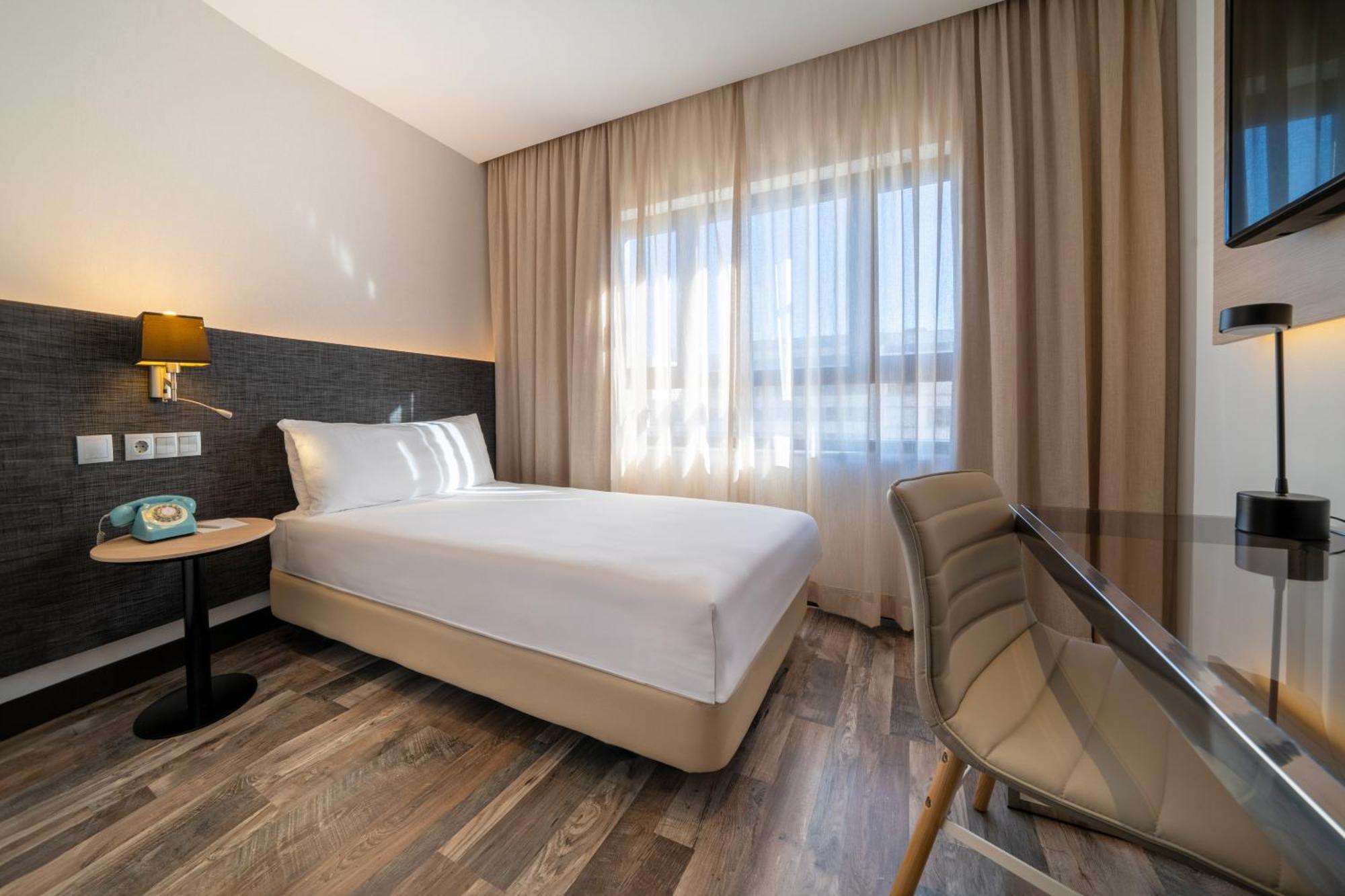 Hotel Cadiz Paseo Del Mar, Affiliated By Melia מראה חיצוני תמונה